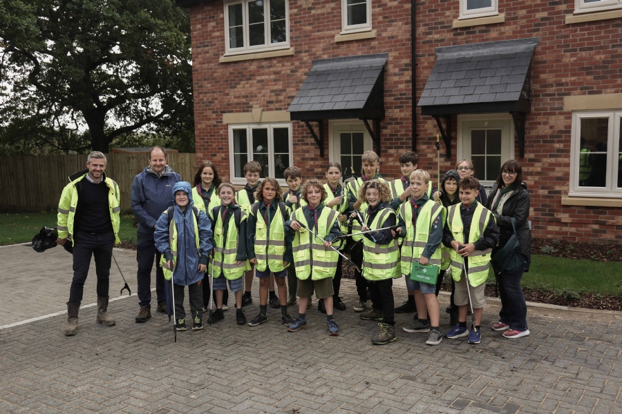Metis Homes and 1st Westbourne Scout Group Get Busy Clearing Litter in Emsworth