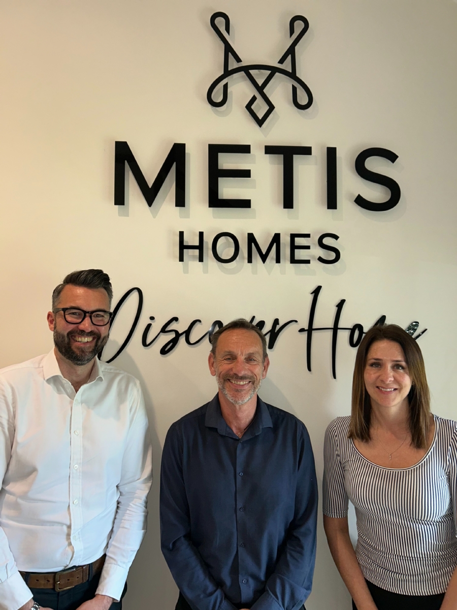 Movers & Shakers: Internal Promotions at Metis